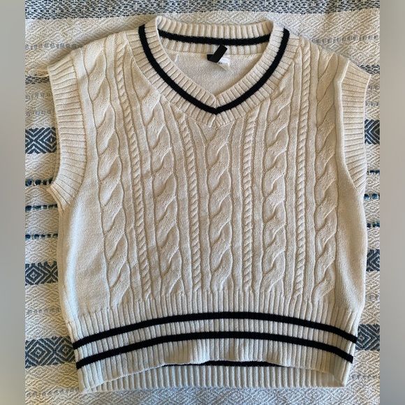 H&M knitted vest - Picture 1 of 4